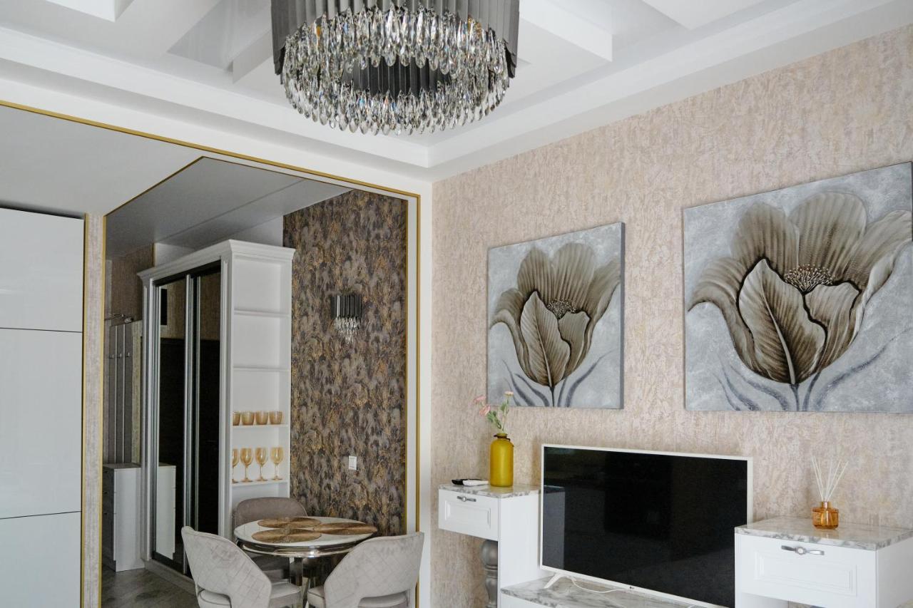 Luxury Apartments Sea View Julymia Odesa Exterior photo